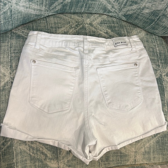 Judy Blue White Jean Shorts - Picture 2 of 4